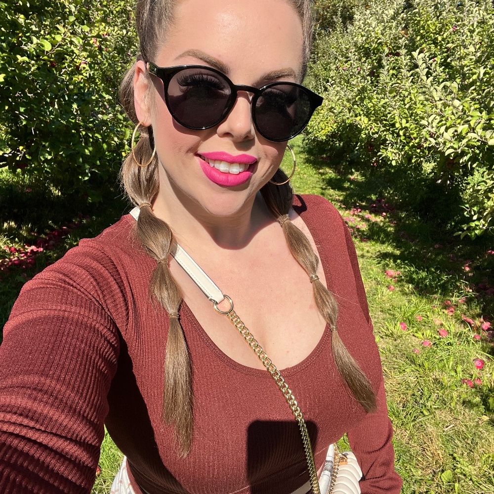 Meet your Posher, Candice